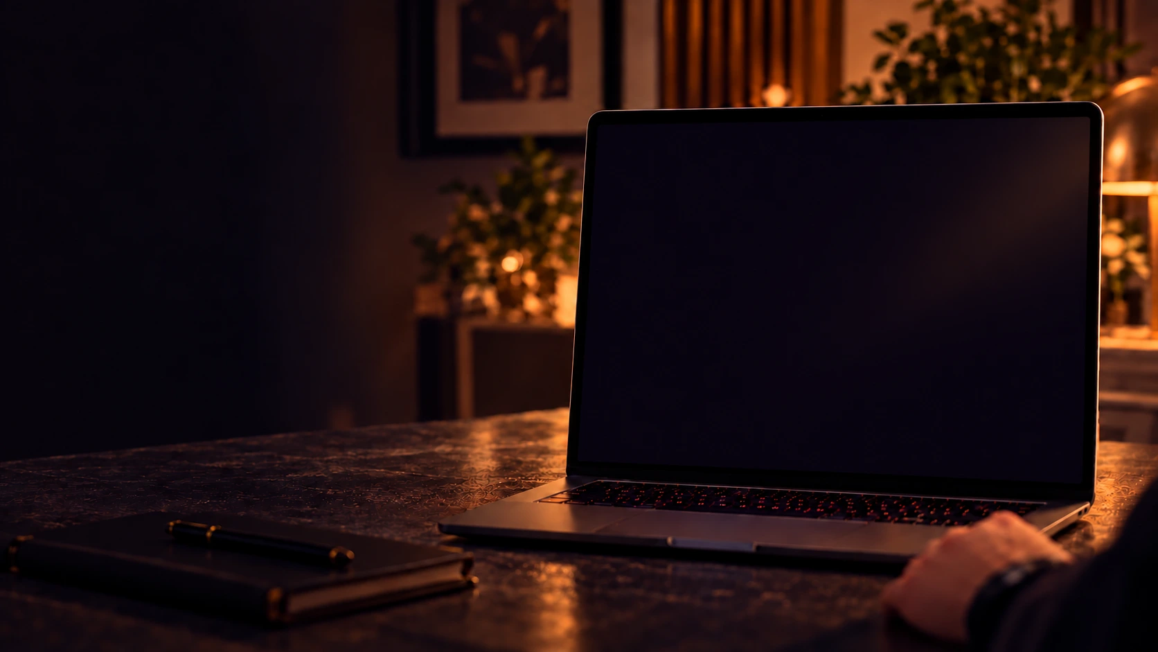 Personal Finance OS ouvert sur un bureau